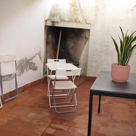 Appartement T1 Bis Cosy Avec Patio 17 Bis Tourbes Exteriér fotografie