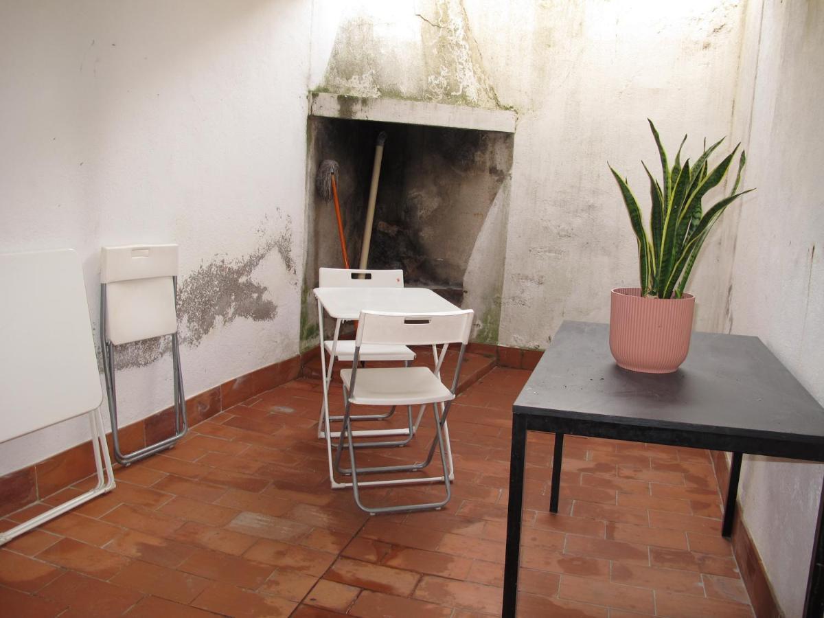 Appartement T1 Bis Cosy Avec Patio 17 Bis Tourbes Exteriér fotografie